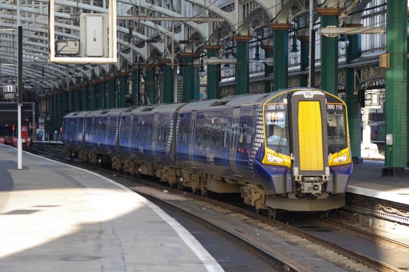 380115: 380115 departing Glasgow Central on 15.12.2011. Photo of 380115