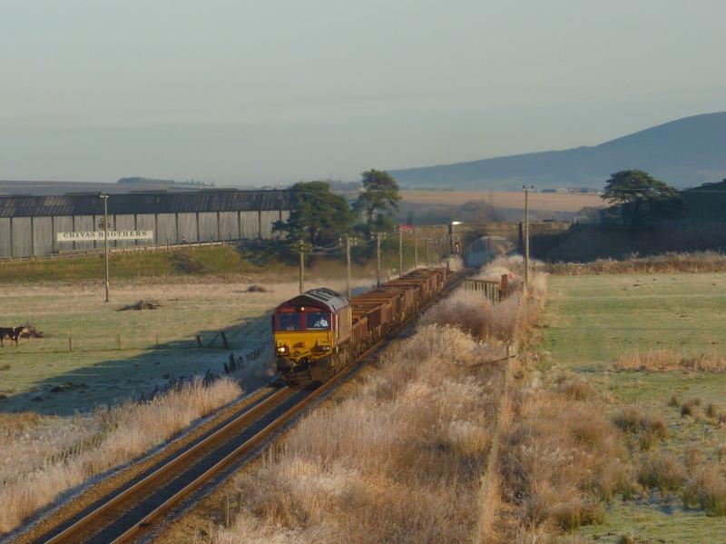 66107 6K01 departs Keith 15/01/12: Photo of 66107 6K01 departs Keith 15/01/12