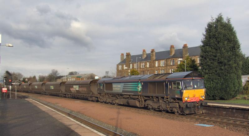 66413 passes Larbert with 4C07.: 66413 passes Larbert with 4C07. Photo of 66413 passes Larbert with 4C07.