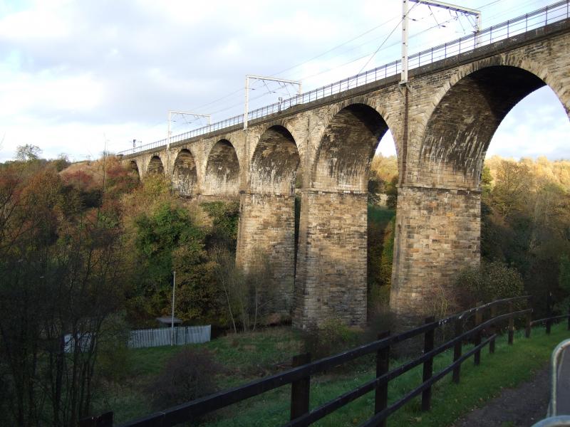 BRAIDHURT VIADUCT: BRAIDHURST VIADUCT ON SOUTH CALDER WATER BETWEEN MOTHERWELL AND MOSSEND. Photo of BRAIDHURT VIADUCT