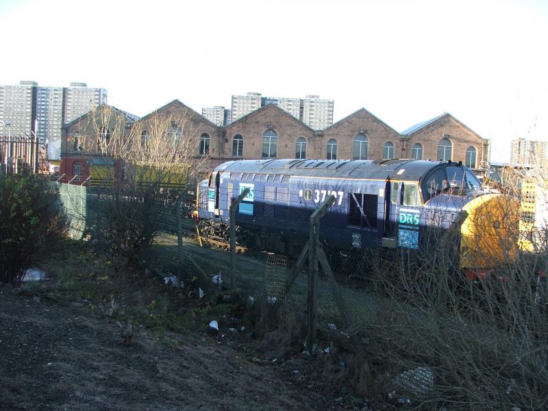 37197 On The Move!!: ZH 10/12/07 37197 being shunted to infront of the offices by Photo of 37197 On The Move!!