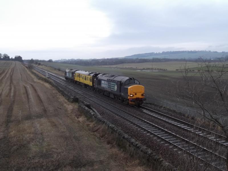 2Q88 thrashes away from Linlithgow: Park Farm - 04-02-12 Photo of 2Q88 thrashes away from Linlithgow