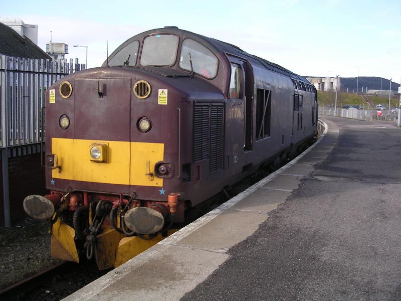 Standby Snow Plough - Inverness 19-02-12 (37706): WCRC 37706 stabled in platform 7 Inverness station Photo of Standby Snow Plough - Inverness 19-02-12 (37706)