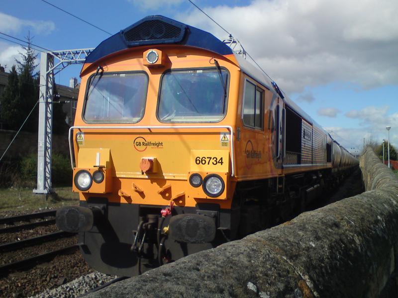 66734: 66734 arrives into Coatbridge loop Photo of 66734