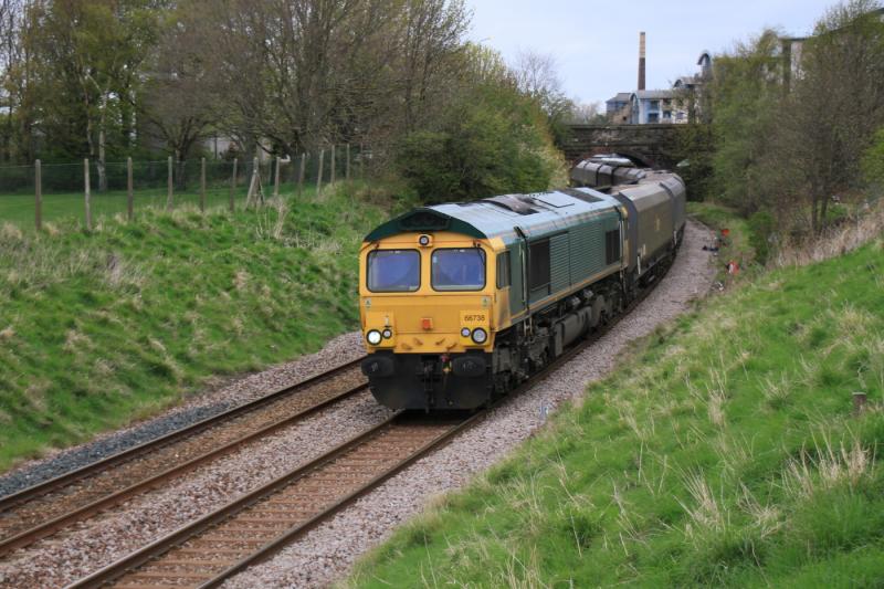 66738 on 4S81: 66738 on ???? Tyne Dock to Hunterston passing under Peffermill Road on the Edinburgh Sub on 29/04/2012 Photo of 66738 on 4S81