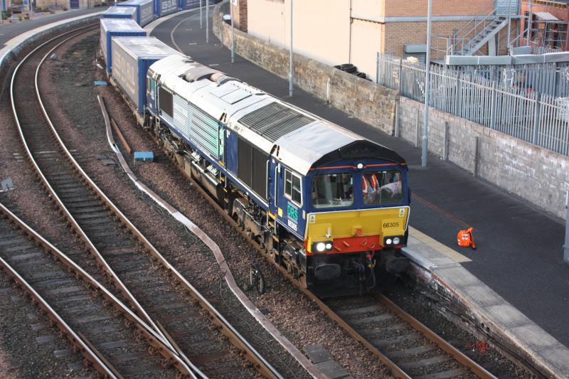 IMG_6415.JPG: 66305 working 4D47 inverness-mossend via aberdeen and dundee due to the highland mainline being closed due to a lansdlip at slochd stops at perth during a change of driver. Photo of IMG_6415.JPG