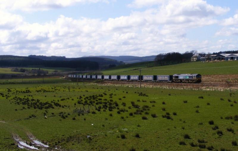 4Z47: 4Z47 1255 Inverness - Mossend via Aberdeen approaching Keith Up Distant signal 29-04-12 Photo of 4Z47