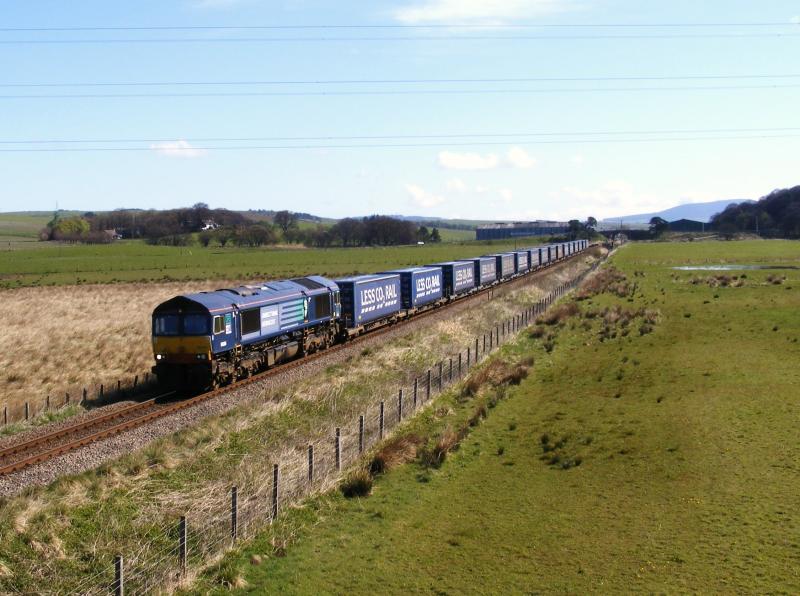 4H47: 4H47 Mossend - Inverness via Aberdeen seen north of Keith 02-05-12 Photo of 4H47