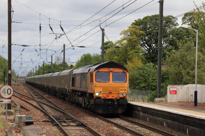 4S81 at Prestonpans: 66708 on 4S81 ??.?? Tyne Dock to Hunterston approaching Prestonpans on 13/05/2012 Photo of 4S81 at Prestonpans