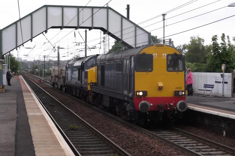 20302 + 37259 on 6M50: Seen at Slateford 30-05-12 Photo of 20302 + 37259 on 6M50