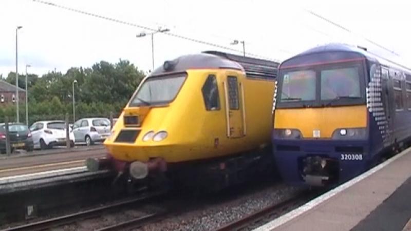 Dont You Hate It When This Happens... : Attempting To Photo 43014 On The 1Q26, And Get Bowled By A 320/318 Combo Photo of Dont You Hate It When This Happens...