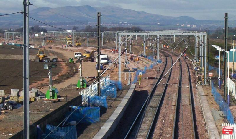 ECML Prestonpans diversion: The ECML being diverted at Prestonpans due to mining subsidence - April 2003. Photo of ECML Prestonpans diversion