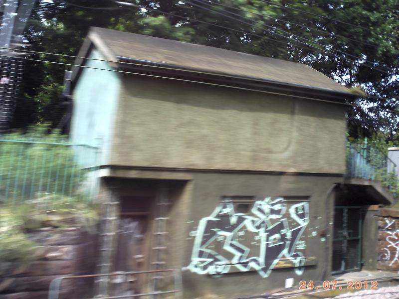 Edinburgh Sigonal box: an old sigonal box just outside Edinburgh waverly which is needing some restoration Photo of Edinburgh Sigonal box