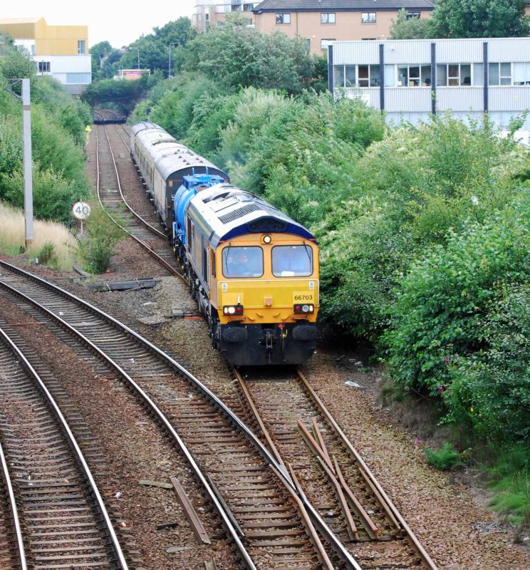 66703 on 6Z53: 66703 @ Muirhouse Junction on 6Z53 Yoker - Kilmarnock 334 unit move. Sat 1st September 2012 Photo of 66703 on 6Z53