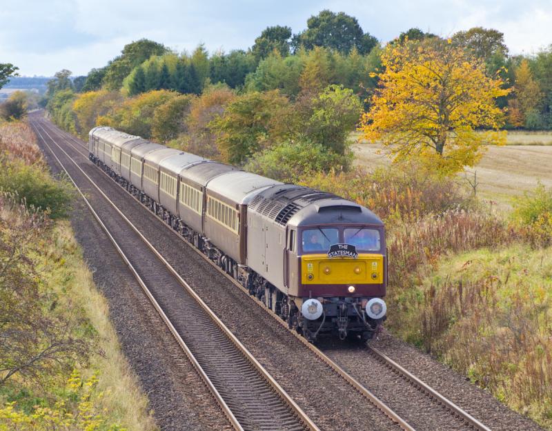 47826: 47826 heads north at Forgandenny with the Statesman 20/10/12 Photo of 47826