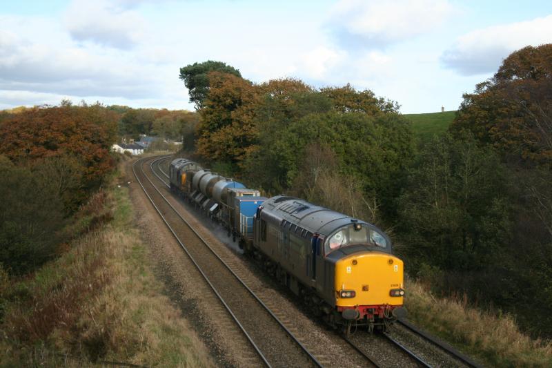 37609+37608: 37609+37608 approach Brampton with 3S77RHTT Photo of 37609+37608