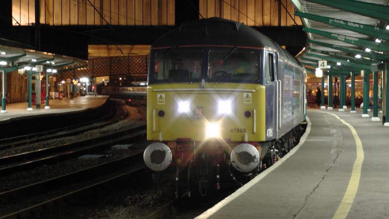 47805 Cruise Saver ECS:
47805 leads Glasgow to Crewe ECS from a Cruise Saver Express through Carlisle, seen while stopped for a crew change Photo of 47805 Cruise Saver ECS