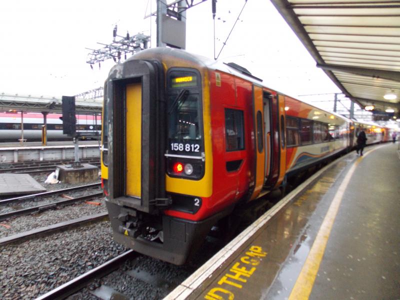 East midlands 158: East Midlands train 158 in Manchester. 158812 Photo of East midlands 158