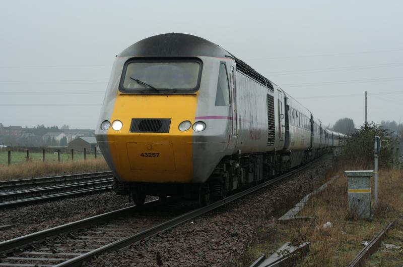 Larbert Jct.: 43257+43208 1E13 Inverness - London KX passing Larbert Jct. Photo of Larbert Jct.