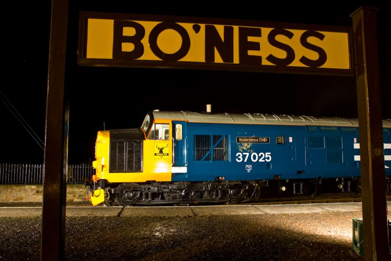 37025 at Bo'ness: 29th December 2007 Photo of 37025 at Bo'ness