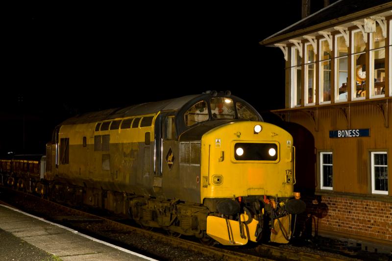 37175 at Bo'ness: 29th December 2007 Photo of 37175 at Bo'ness