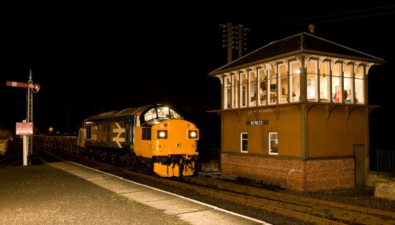 37025 at Bo'ness: 29th December 2007 Photo of 37025 at Bo'ness