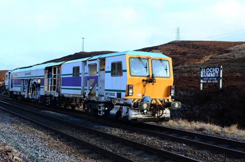 Tamper going North: Northbound Tamper passing Slochd Summit on Sunday 14/4/13. Photo of Tamper going North