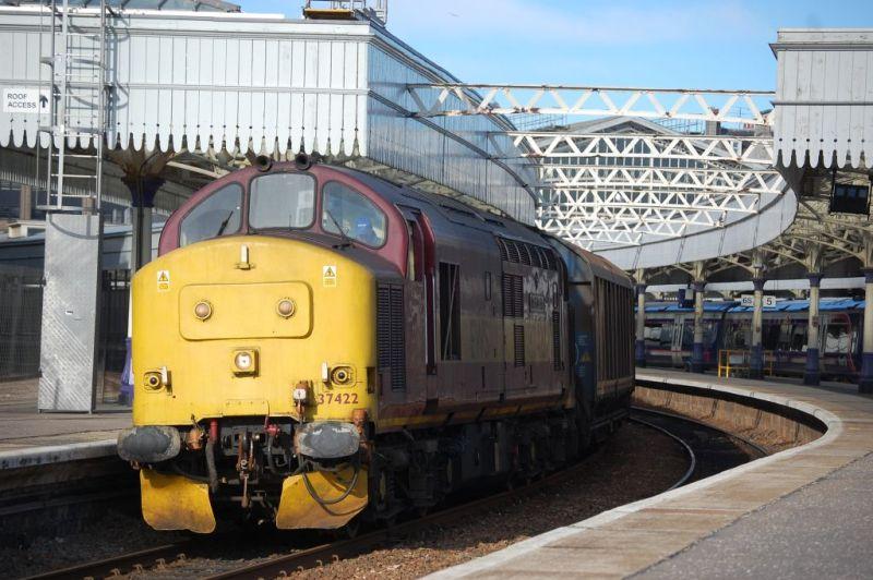 37422_Aberdeen_3rdMar08: 37422 sits in Aberdeen whilst working 6A67 0955 Elgin to Laurencekirk tattie train on the 3rd March 2008 Photo of 37422_Aberdeen_3rdMar08
