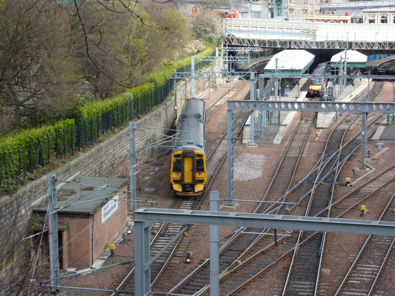 158729: 158729 arriving into Edinburgh Waverly, 29Apr13. Photo of 158729