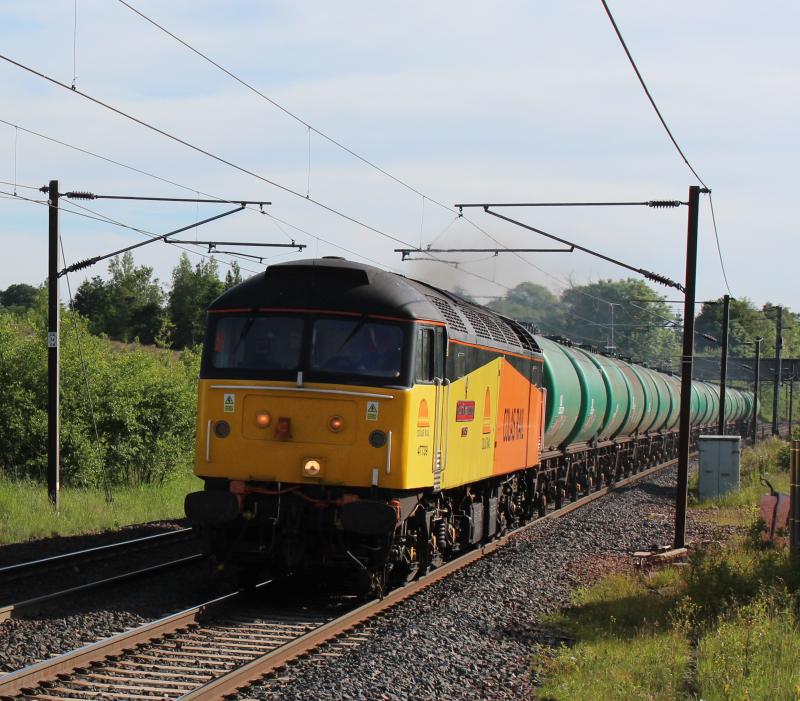 prestwick empties: 47739 approaching lochwinoch on the prestwick empties Photo of prestwick empties