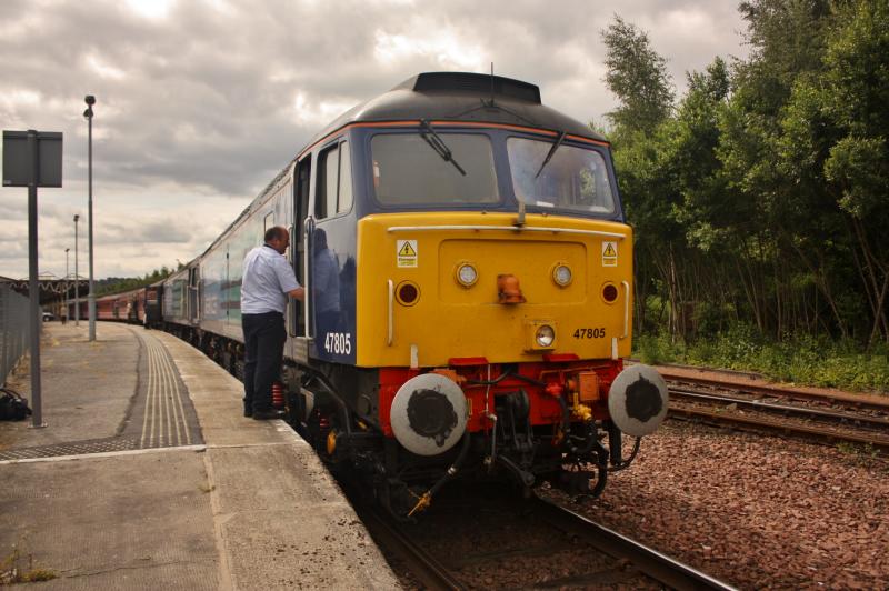 47805 47501 1Z42 york-aviemore 26.06.13: Photo of 47805 47501 1Z42 york-aviemore 26.06.13