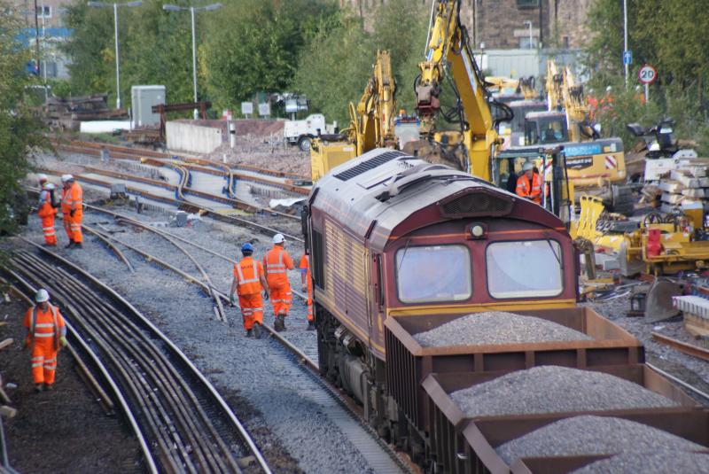 New 50A Points installed and 66105 atop 6K16: New 50A Points installed on the Up Main at Stirling Middle. 66105 sits atop 6K16. 22.09.13 Photo of New 50A Points installed and 66105 atop 6K16