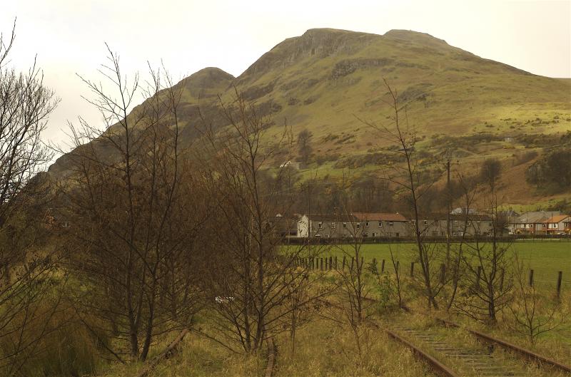 Menstrie Village sidings.jpg: Menstrie Branch sidings looking towards the village with Broompark East in the background. Photo of Menstrie Village sidings.jpg