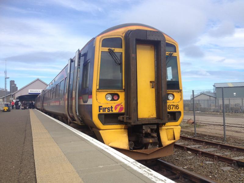 158716 Thurso : 158716 at Thurso on 5th April 2014 working 2H63 1037 Inverness to Wick. Photo of 158716 Thurso