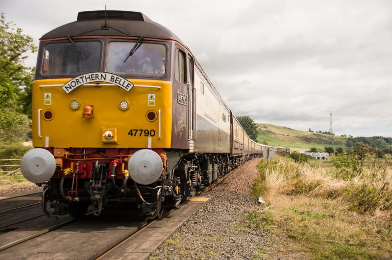 47790 Northern Belle: 47790 leads the Northern belle as it heads south at Forgandenny 04/08/14 Photo of 47790 Northern Belle