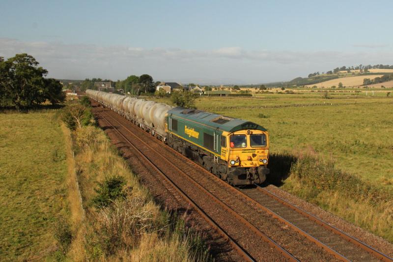 Photo of 66622 - Oxwellmains - Aberdeen loaded cement. 