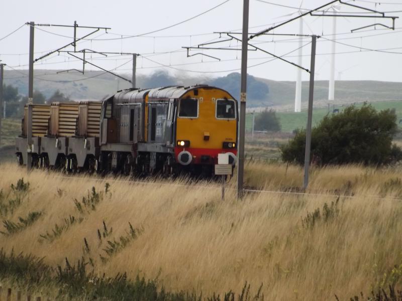6M22: 20305+20303 on 6M22 Hunterston to BNFL Sellafield flasks southbound approaching float viaduct on 3/9/2014 @ 14:30 Photo of 6M22