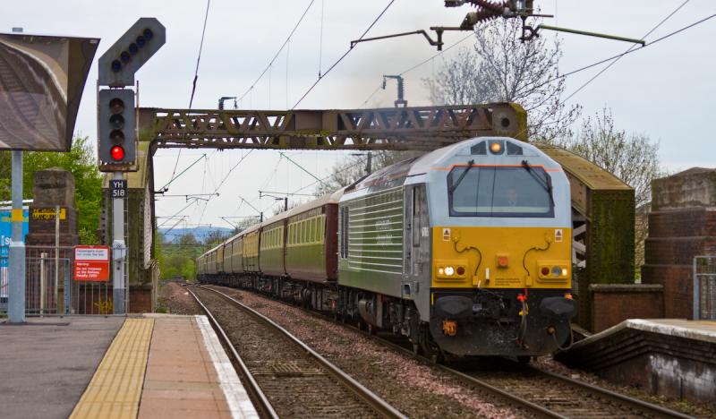 67015 at Anniesland: 67015 and 67025 top and tail 1Z21 Manchester - Helensburgh Northern Belle through Anniesland on 3rd May 2008. Photo of 67015 at Anniesland