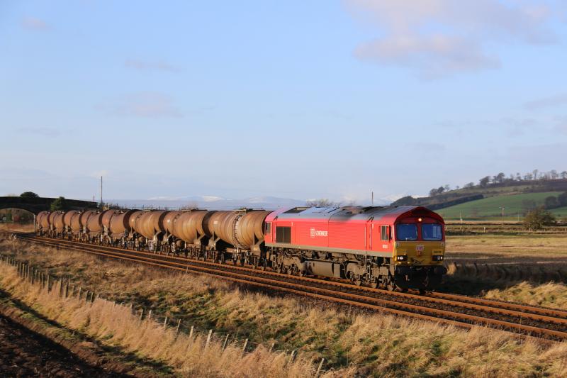 66101 - 6A32 Mossend - Aberdeen: Forteviot - not the usual viewpoint - ta for the head's up Photo of 66101 - 6A32 Mossend - Aberdeen