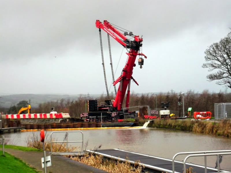 crane all set at Carmuirs Tunnel: Just awaiting the early hours of Xmas day. Photo of crane all set at Carmuirs Tunnel