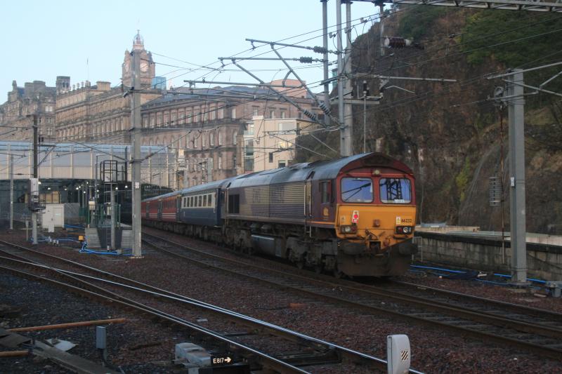 5Z70 rear: 66232 on the rear with 66086 on 5Z70 07.55 Craigentinny to Edinburgh Waverley approaching Edinburgh Waverley Platform 20 on 15-02-2015 Photo of 5Z70 rear
