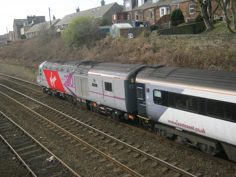 New Livery: 43300 passing Arbroath with the Sunday morning Edinburgh-Aberdeen sporting the new livery. Photo of New Livery