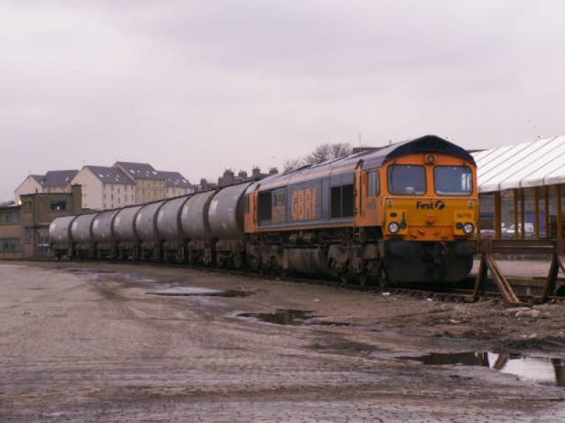Mudoil at Aberdeen: 66715 Valour sits at Aberdeen Guild St Goods after arriving on 6S60 Harwich - Aberdeen mudoil tanks 16/3/2006 Photo of Mudoil at Aberdeen