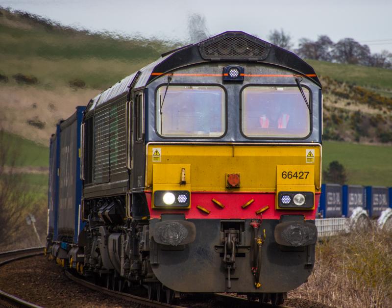 66427: 4D47 heads south at Forgandenny. 02/04/15 Photo of 66427