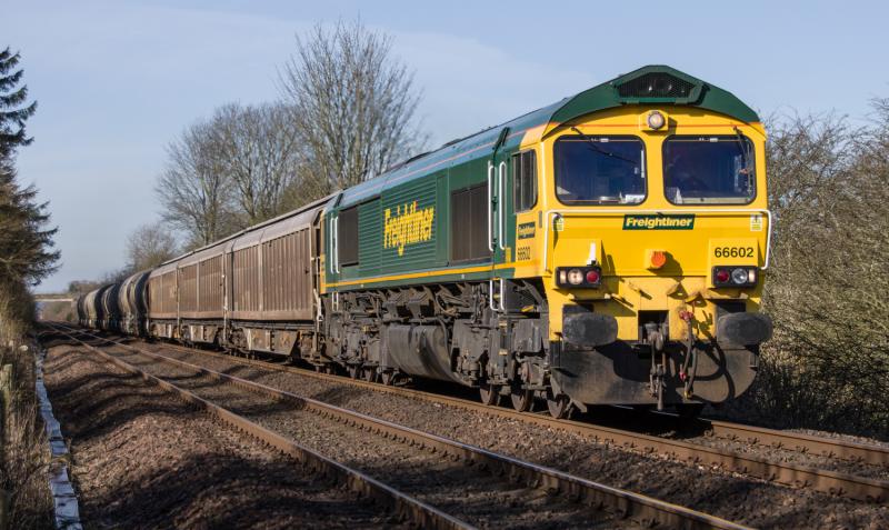 66602: 66602 Oxwellmains Lafarge to Aberdeen Craiginches Fhh passes Forgandenny. 08/04/15. Photo of 66602