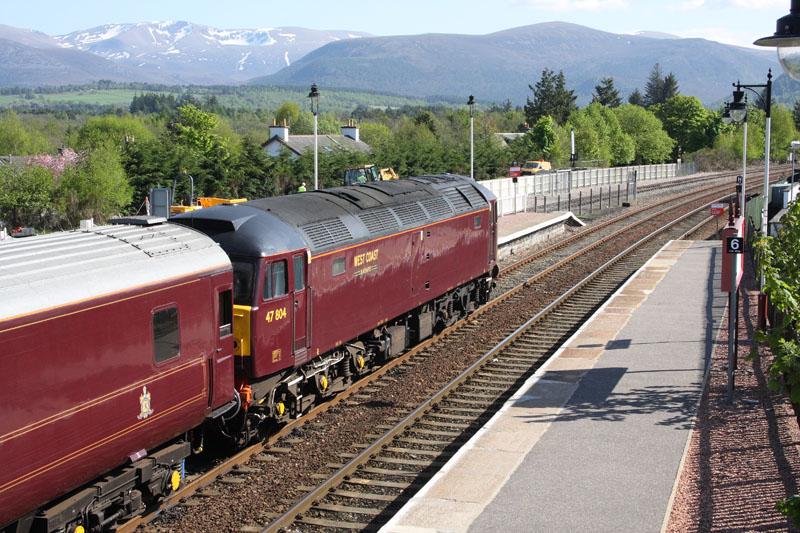 Aviemore - 47804: Royal Scotsman duty - arriving with 5H81 on 14 May. Photo of Aviemore - 47804