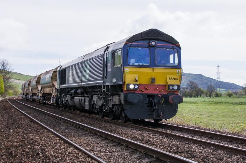 66304: 66304 returns south with empty autoballasters at Forgandenny. 28/04/15 Photo of 66304