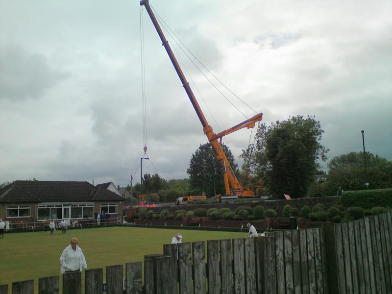 Polmont bridge replacement: The crane used has a working capacity of 500 tonnes and a reach of 84 metres. Photo of Polmont bridge replacement