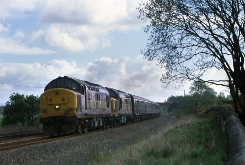Greenhill Upper 5th May 2003: 37426+37411 on a Newcastle - Oban at Greenhill Upper 5th May 2003 Photo of Greenhill Upper 5th May 2003