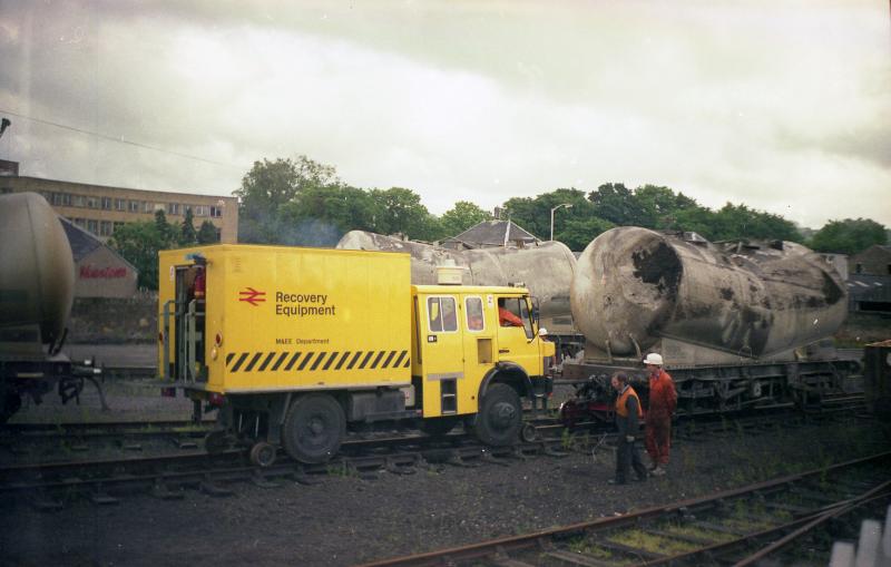 BRUFF road-railer at Cupar 1988: BRUFF road-railer in use during recovery of PCB's at Cupar in 1988 Photo of BRUFF road-railer at Cupar 1988